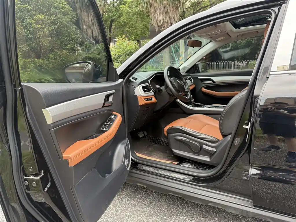 Vision X6 1.4 T CVT Distinguished