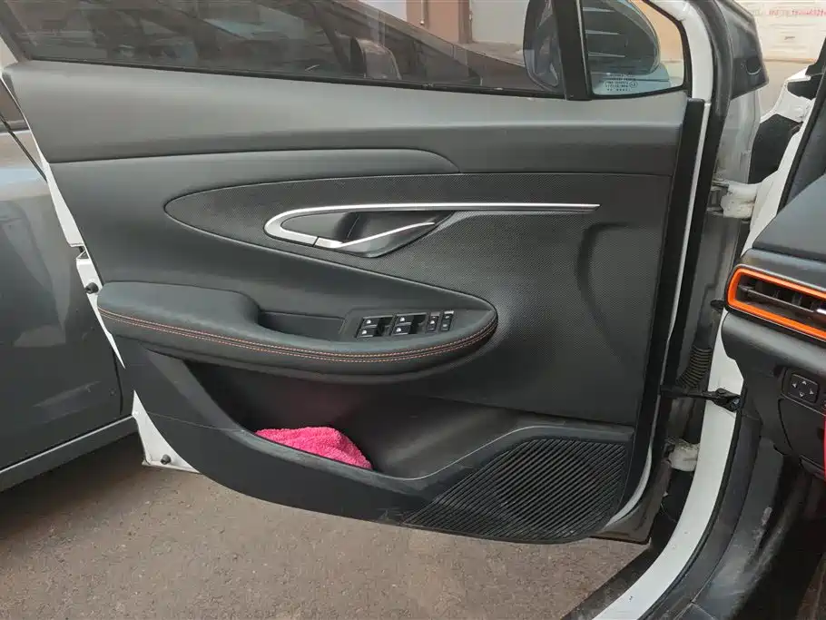Changan UNI-T 1.5 T Distinguished