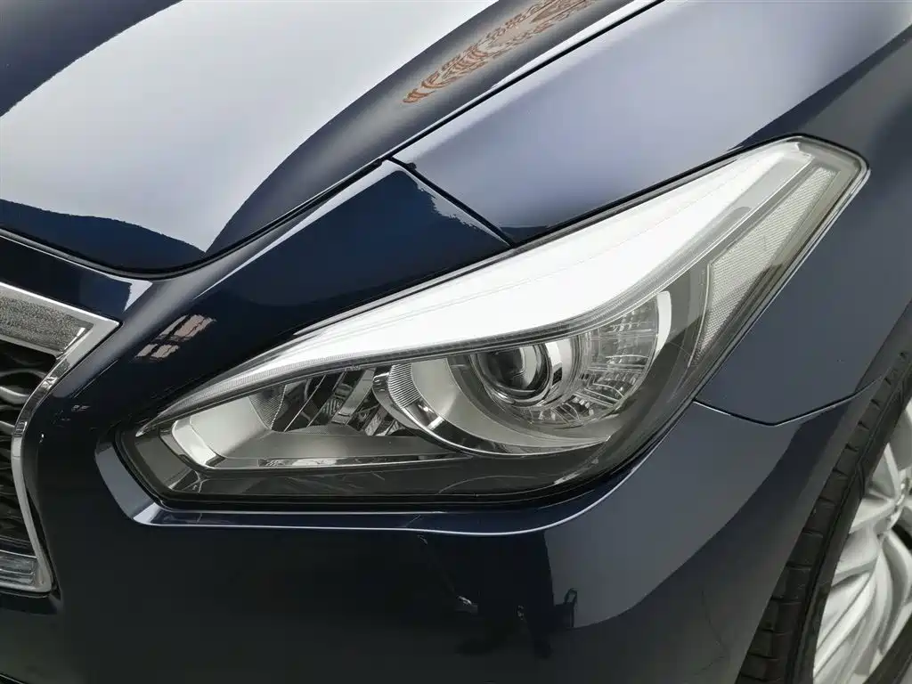 Infiniti Q70 Q70 L 2.5 L Joy