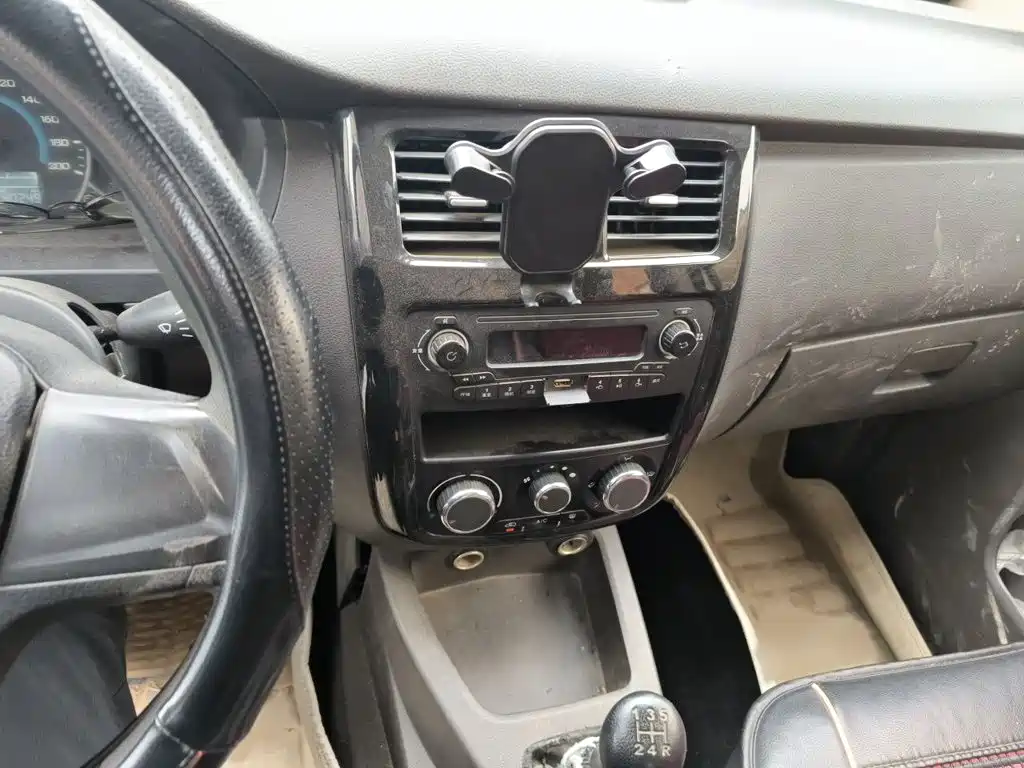 Wuling Rongguang V 1.5 L Standard