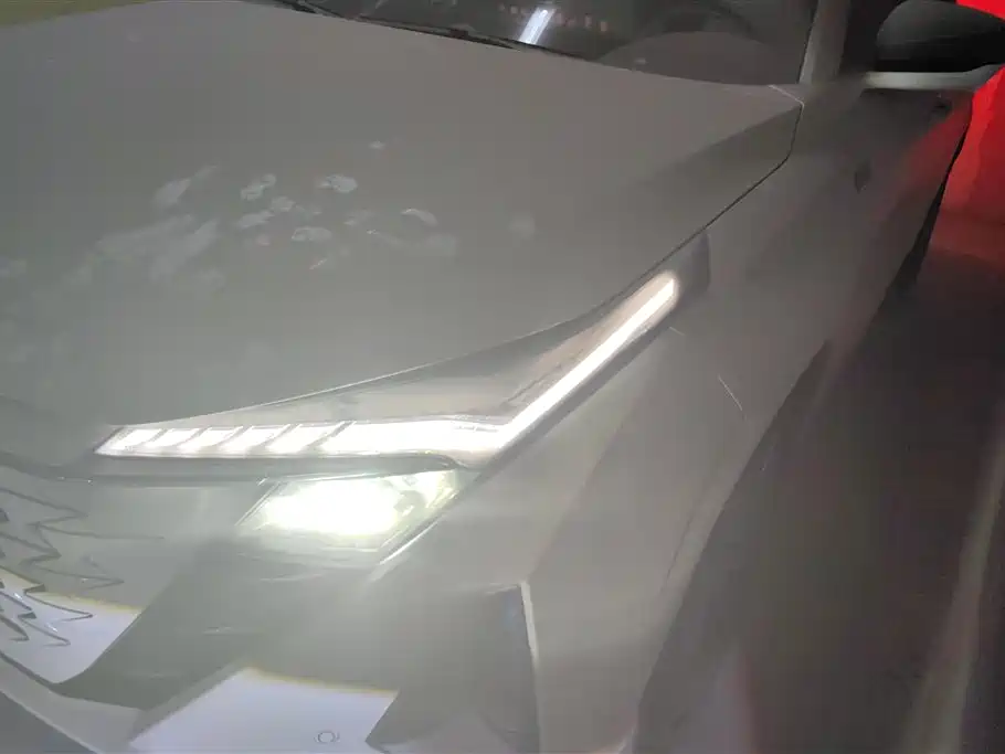 Changan Oshan Z6 NEV Smart Electric iDD 150 KM Flagship PLUS Smart Parking