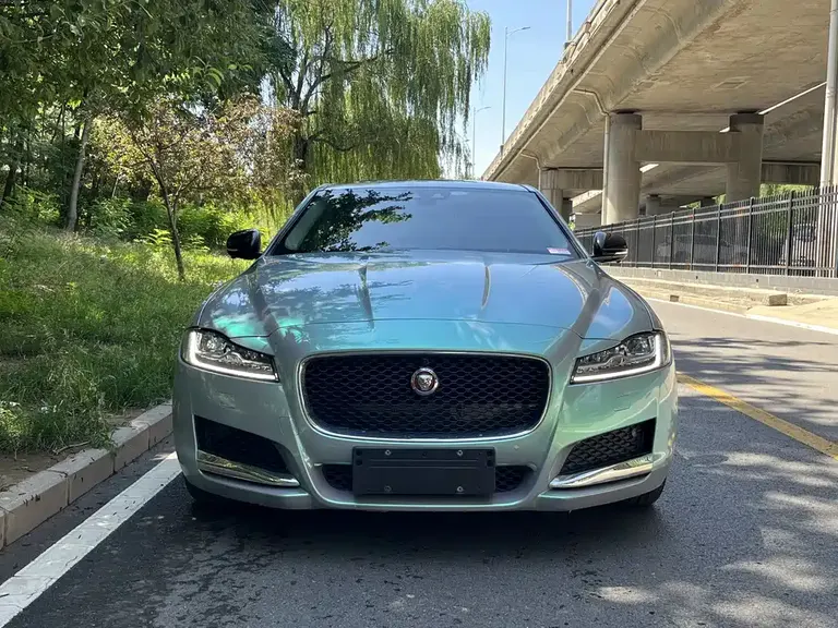 Jaguar XFL XFL 2.0 T 250 PS 4 WD Premium