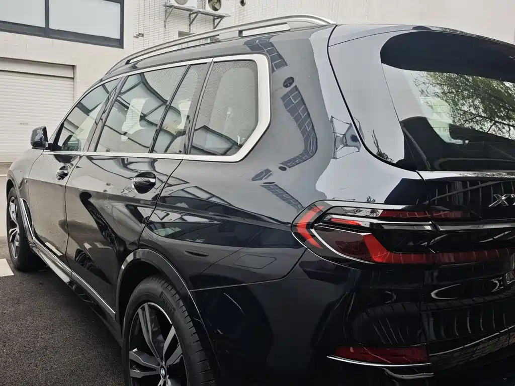 BMW X7 xDrive40 i Premium M Sport Package