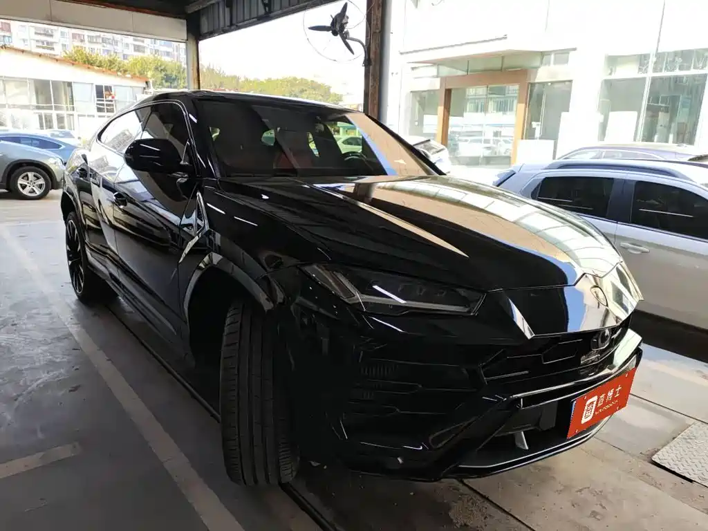 Urus 4.0 T V8