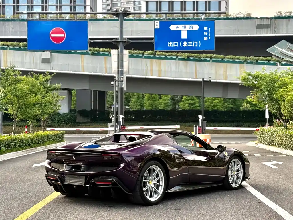 Ferrari 296 3.0 T V6 GTS