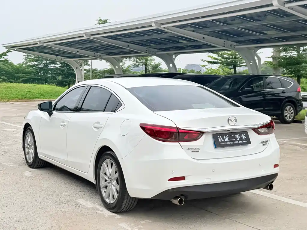 Atenza 2.0 L Blue Sky Luxury