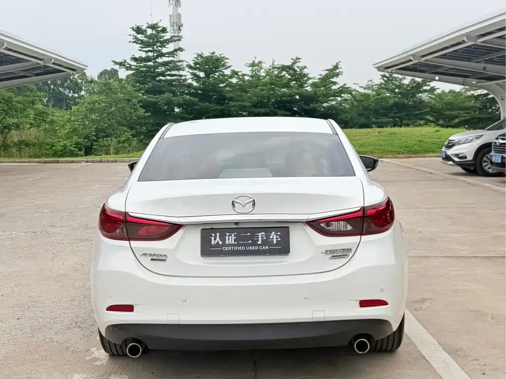 Atenza 2.0 L Blue Sky Luxury