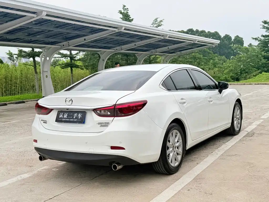 Atenza 2.0 L Blue Sky Luxury