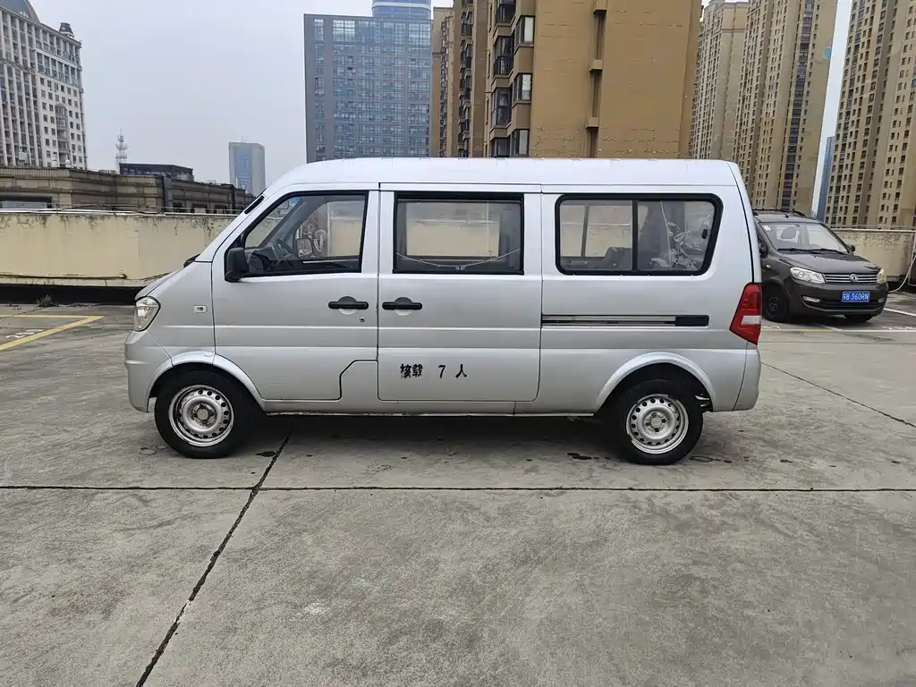 Dongfeng Xiaokang K07 S 东风小康K07 S 2015款 1.0 L实用型AF10-12