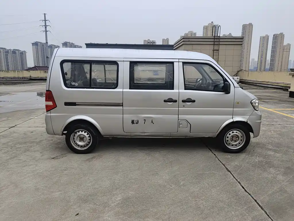 Dongfeng Xiaokang K07 S 东风小康K07 S 2015款 1.0 L实用型AF10-12