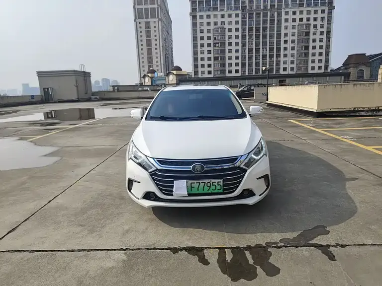 BYD Qin NEV 秦新能源 2018款 1.5 T 智联尊贵型