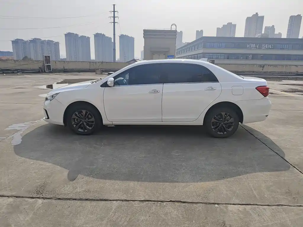 Qin NEV 秦新能源 2018款 1.5 T 智联尊贵型