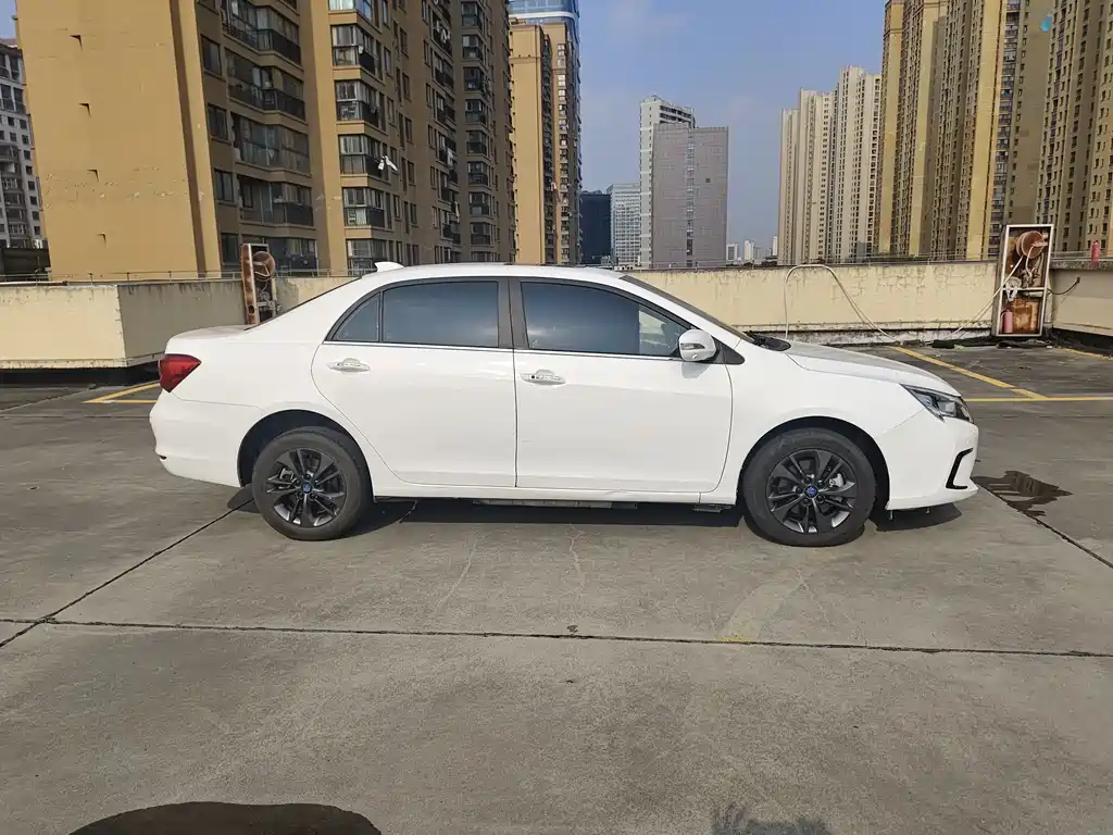 Qin NEV 秦新能源 2018款 1.5 T 智联尊贵型