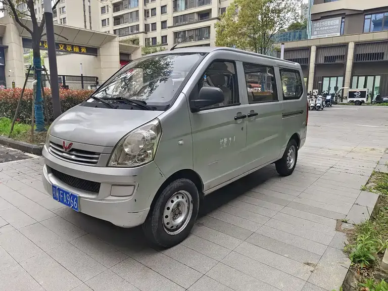 Wuling Rongguang 1.2 L S Basic