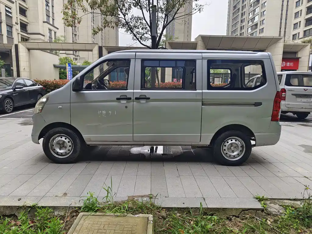 Wuling Rongguang 1.2 L S Basic
