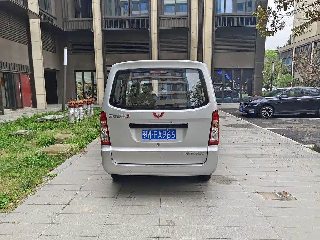 Wuling Rongguang 1.2 L S Basic