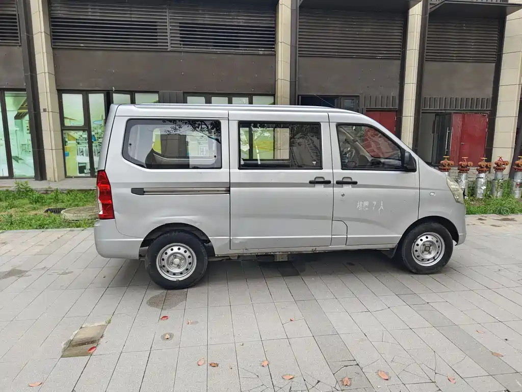 Wuling Rongguang 1.2 L S Basic