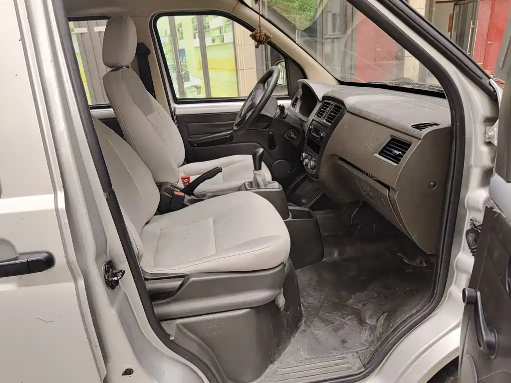 Wuling Rongguang 1.2 L S Basic