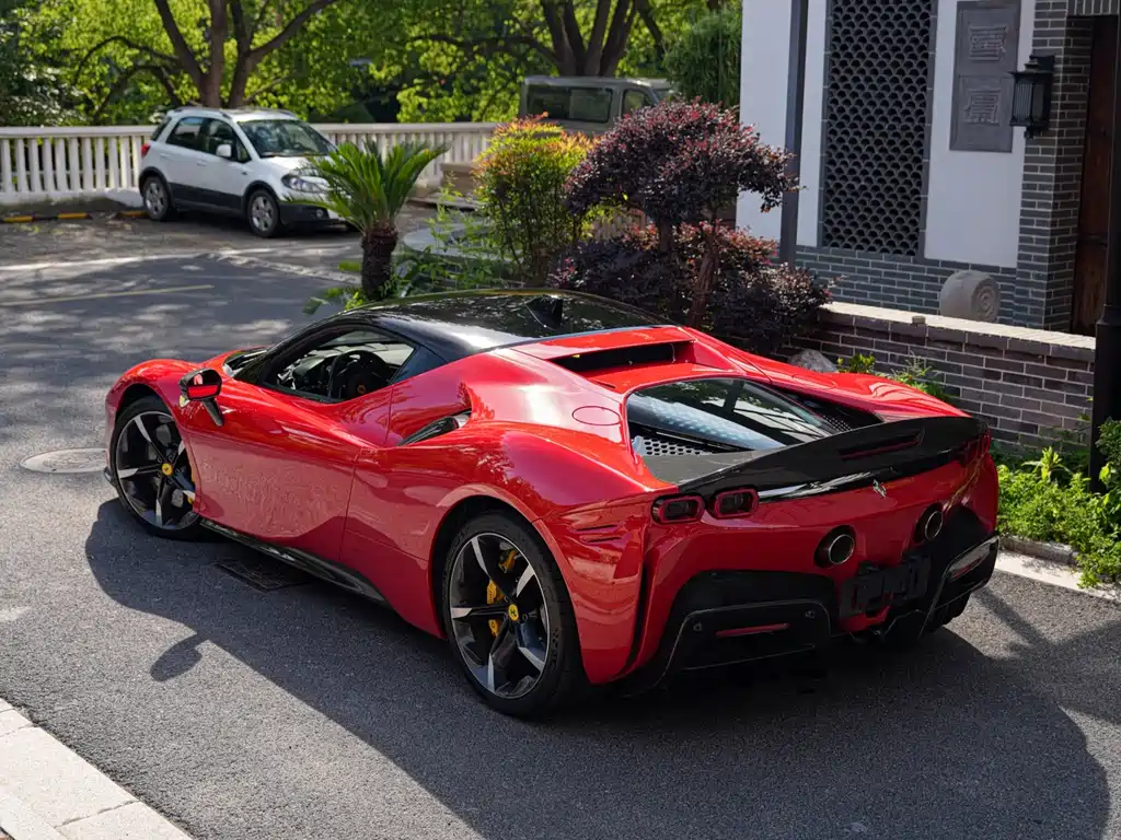 SF90 3.9 T V8 Stradale