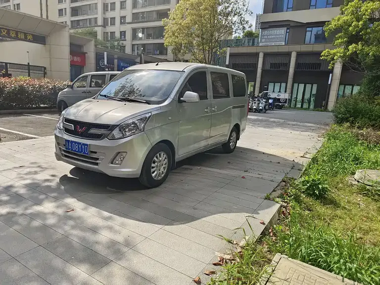 Wuling Rongguang V 五菱荣光V 2019款 1.5 L标准型国VI LAR