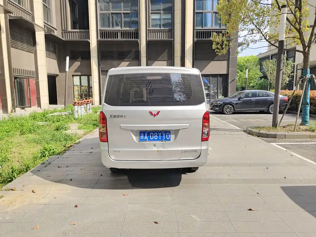 Wuling Rongguang V 五菱荣光V 2019款 1.5 L标准型国VI LAR