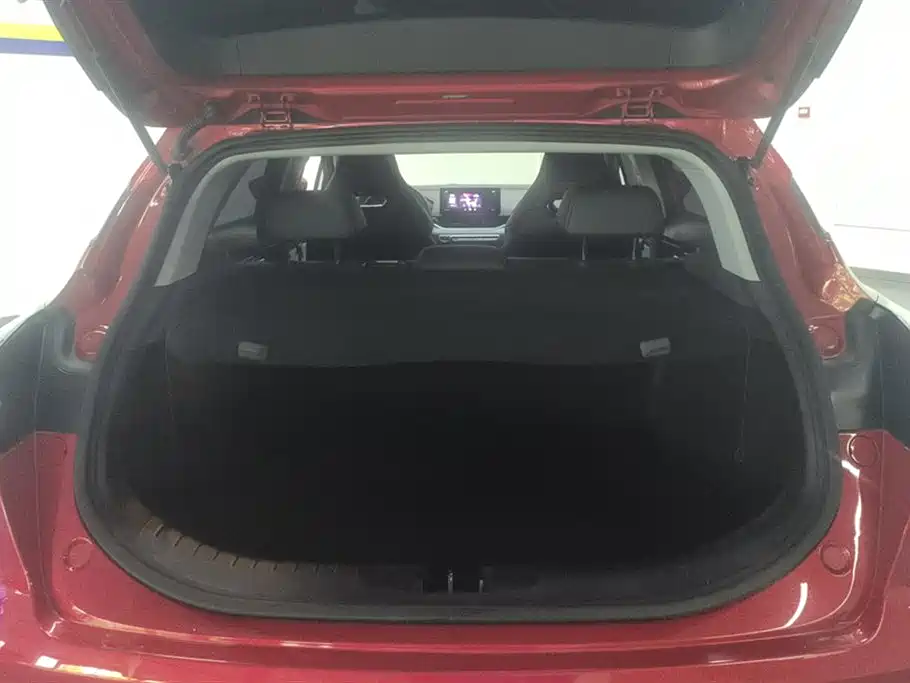 Emgrand S 1.4 T CVT Crossover Player