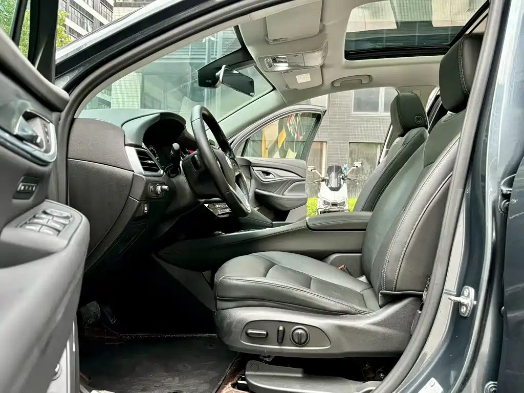 Enclave 28 T 4 WD Distinguished