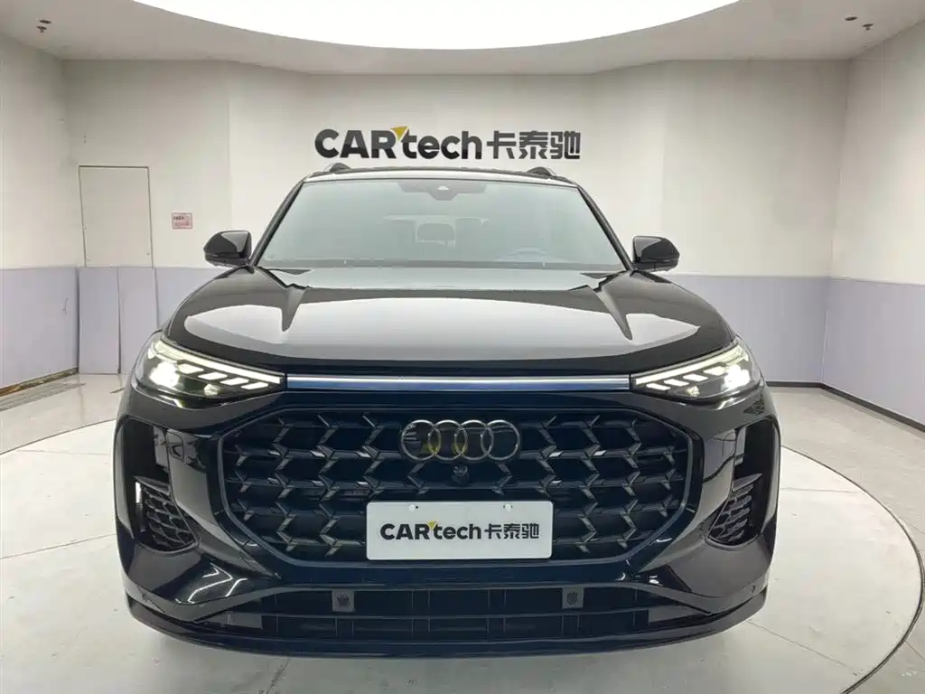 Audi Q6 奥迪Q6 2024款 45 TFSI quattro 齐云型 飞骑套装 7座