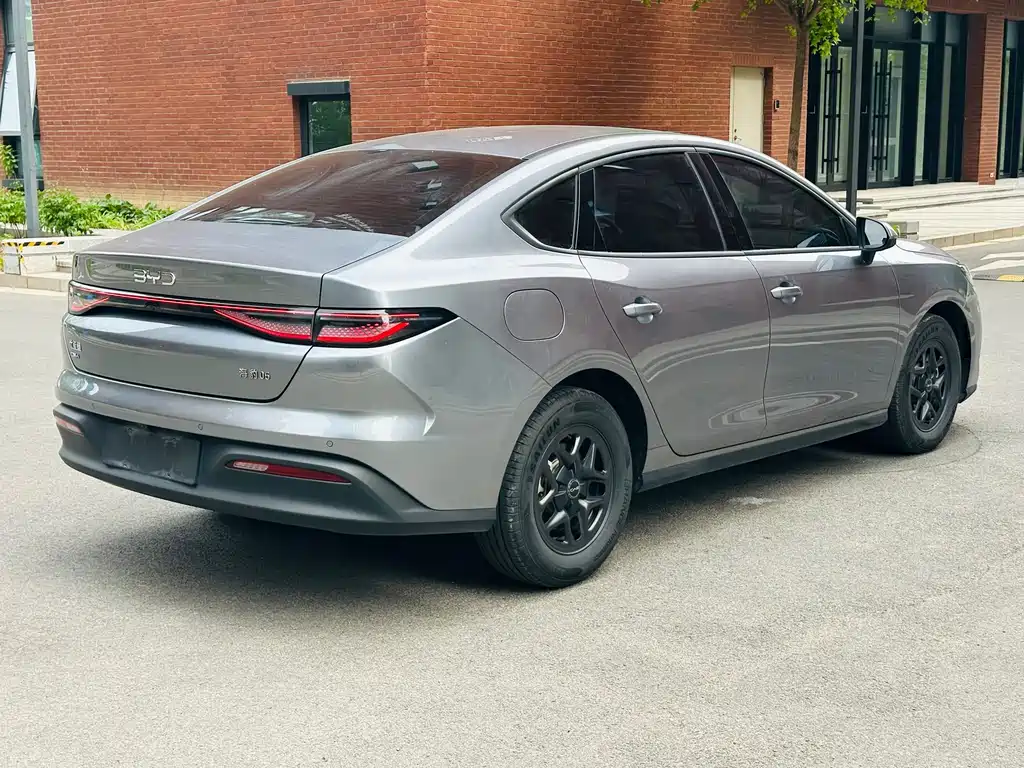 Seal 05 DM-i DM-i Smart Drive 55 KM Luxury