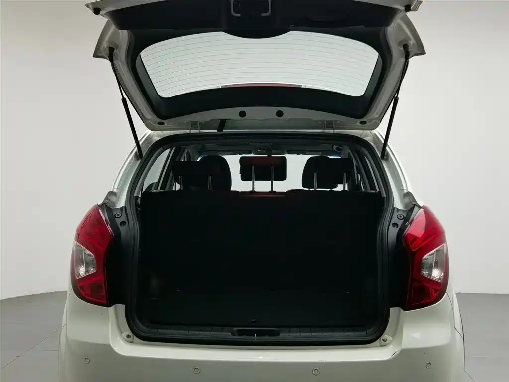 Korando 柯兰多 2014款 2.0 L 汽油两驱自动精英导航版