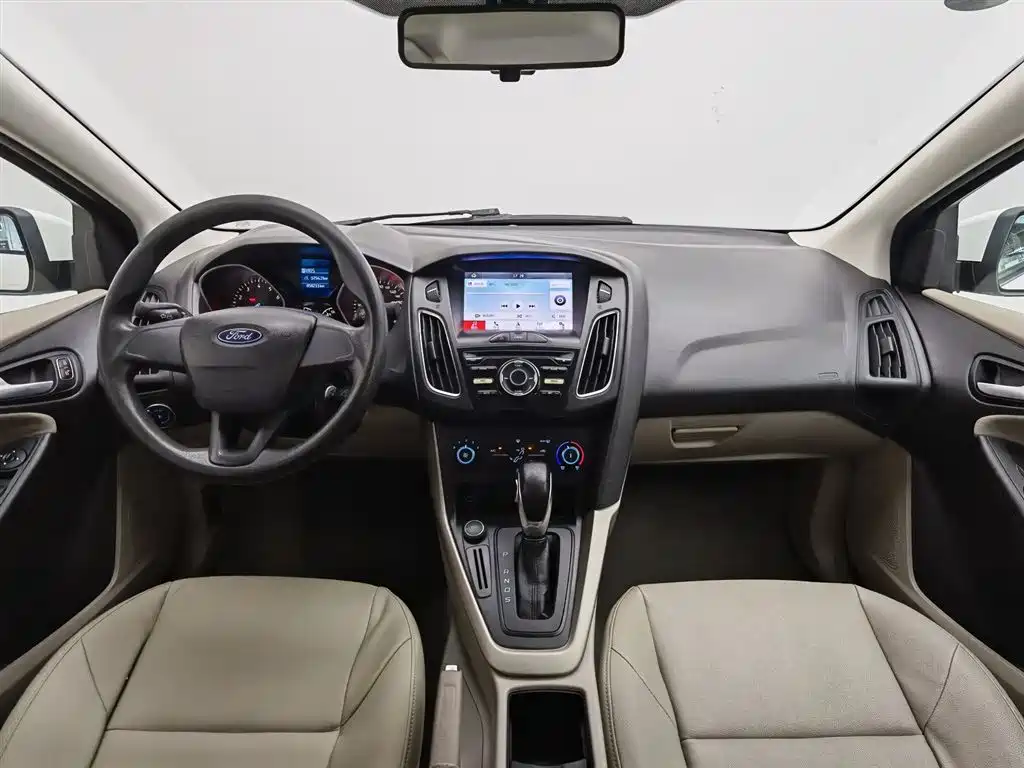 Focus Sedan Classic 1.6 L Auto Comfort Smart Travel