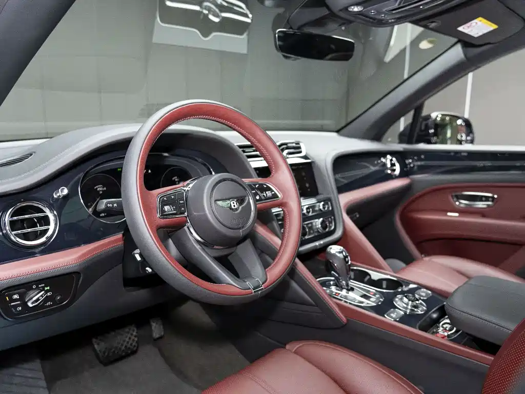 Bentayga 4.0 T V8 LWB Range
