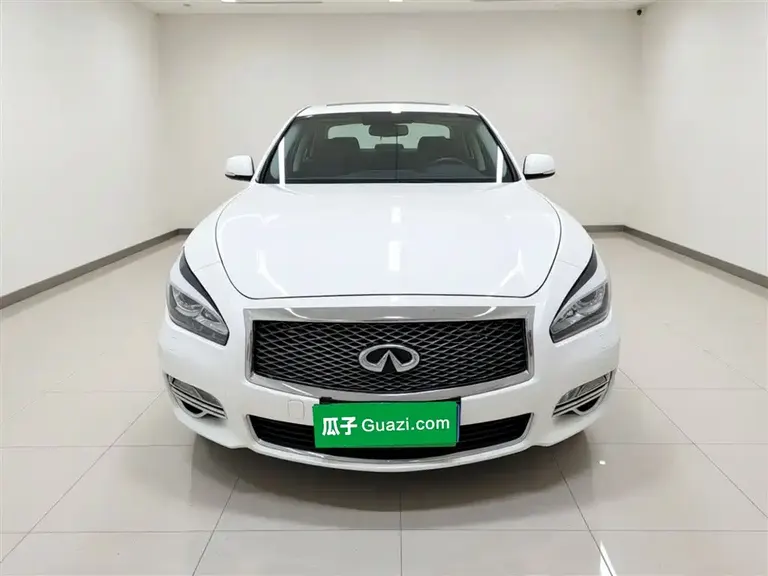 Infiniti Q70 Q70 L 2.0 T Elite