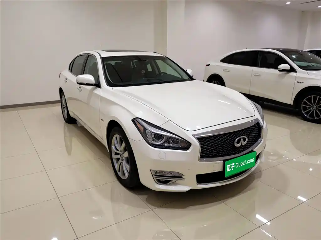 Infiniti Q70 Q70 L 2.0 T Elite