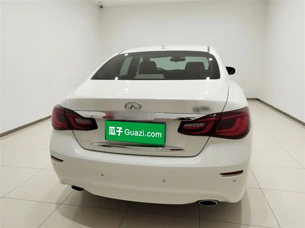 Infiniti Q70 Q70 L 2.0 T Elite