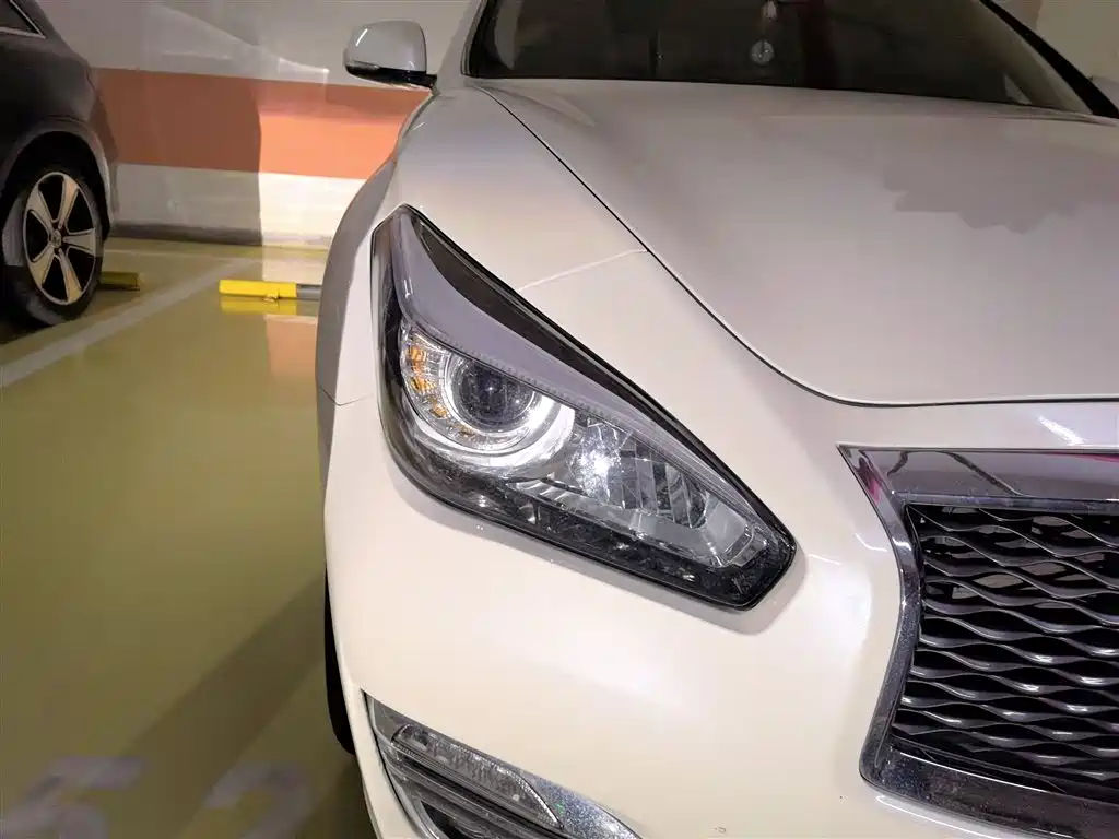 Infiniti Q70 Q70 L 2.0 T Elite