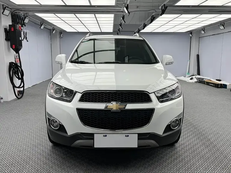 Chevrolet Captiva 2.4 L 4 WD Luxury 5-seat
