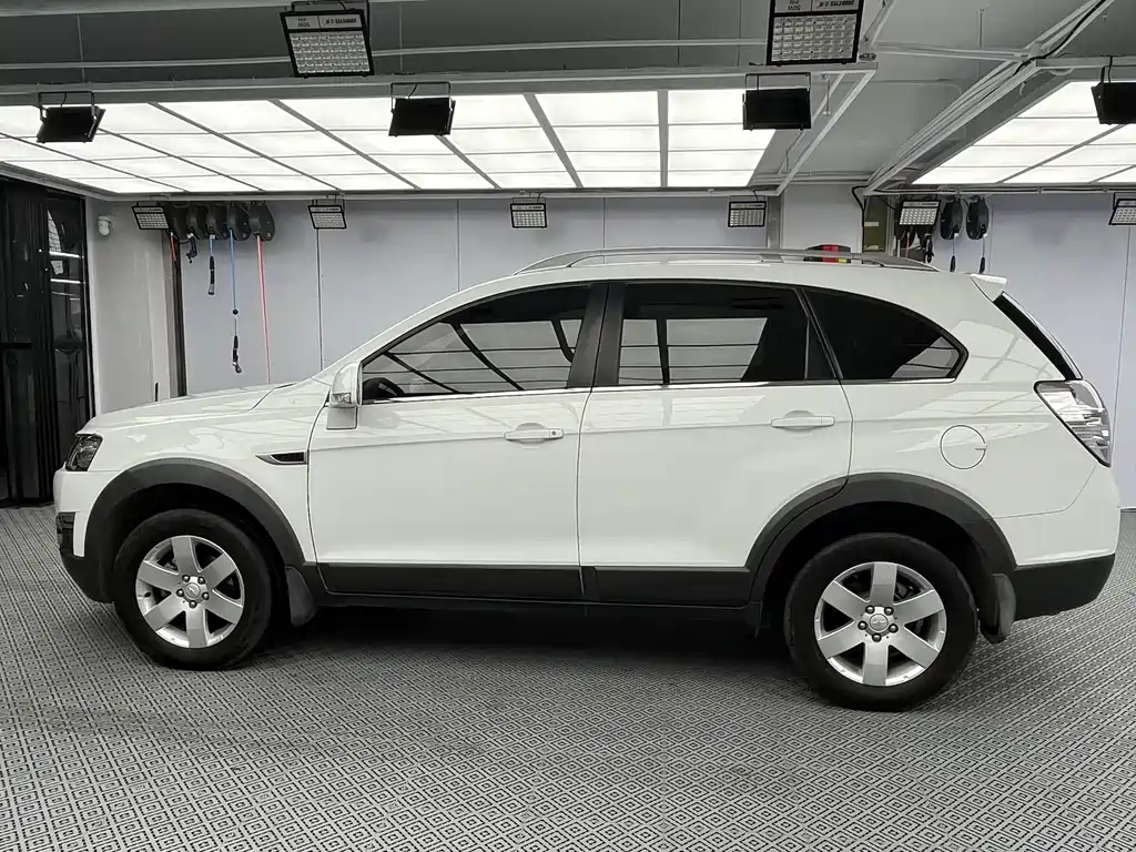 Captiva 2.4 L 4 WD Luxury 5-seat