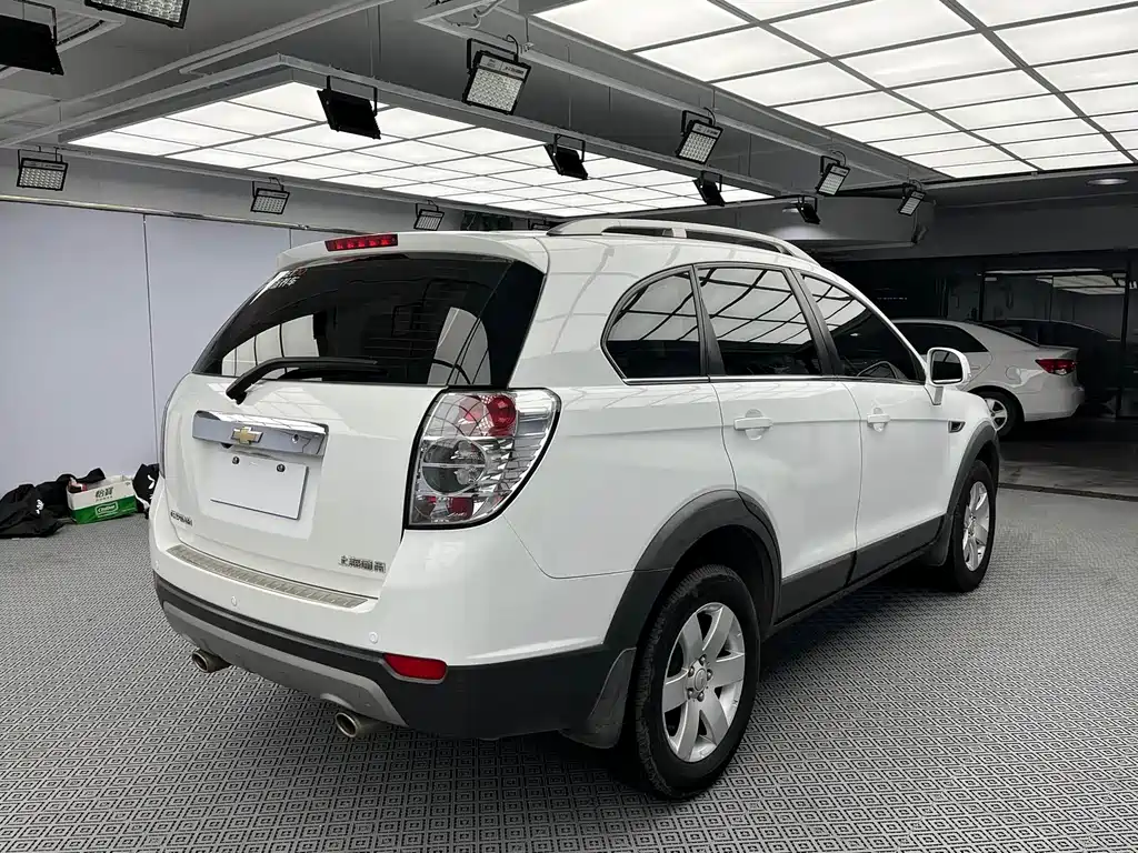 Captiva 2.4 L 4 WD Luxury 5-seat