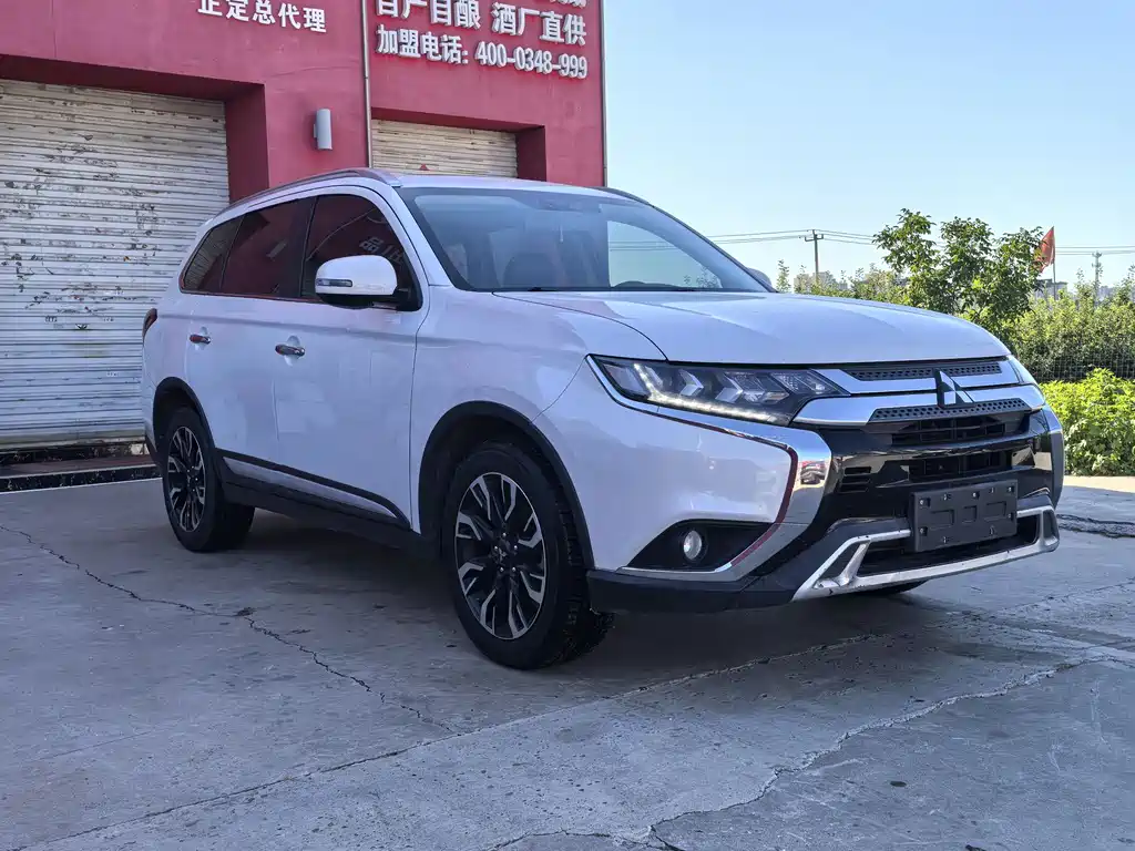 Outlander 2.4 L 4 WD Enjoyment 5-seat