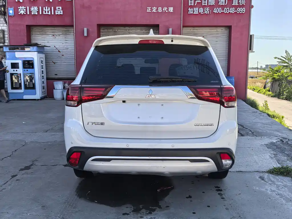 Outlander 2.4 L 4 WD Enjoyment 5-seat