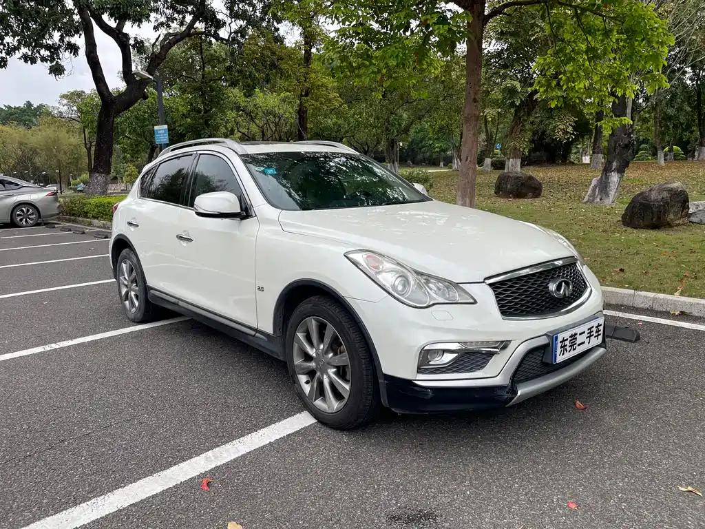 Infiniti QX50 2.5 L Joy