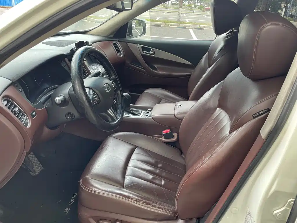 Infiniti QX50 2.5 L Joy