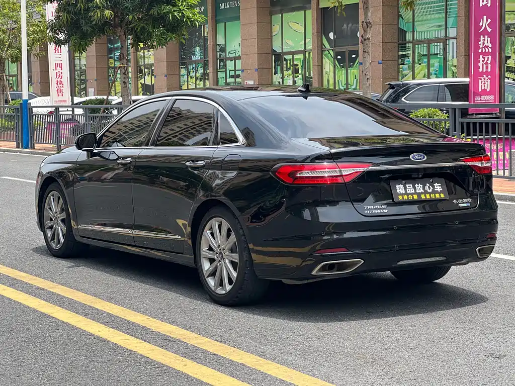 Taurus EcoBoost 245 Premium