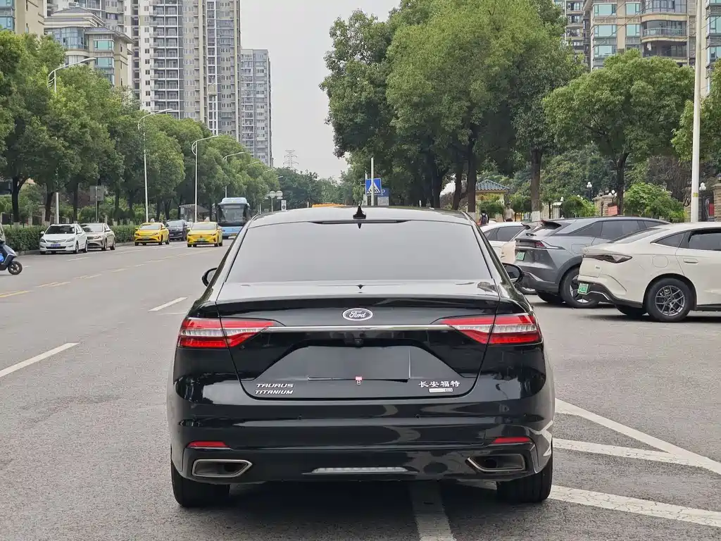 Taurus EcoBoost 245 Premium