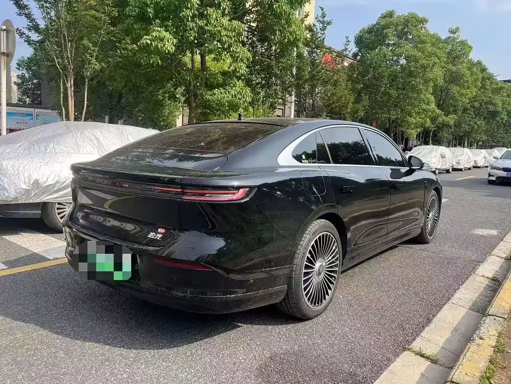 Voyah Zhuiguang L 4 WD Ultra