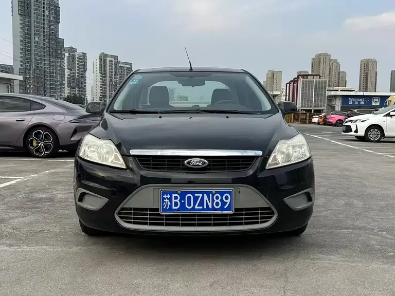Ford Focus Sedan Classic 1.8 L Auto Fashion