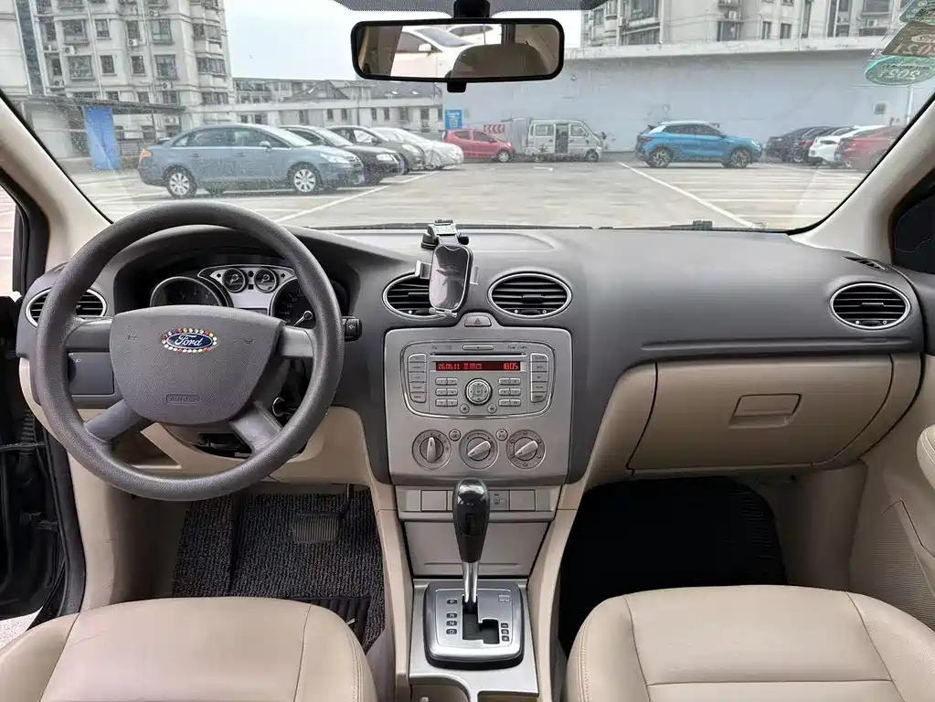 Focus Sedan Classic 1.8 L Auto Fashion