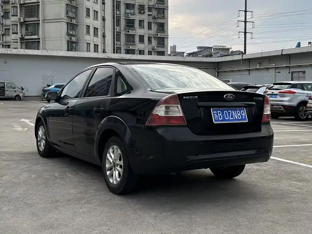 Focus Sedan Classic 1.8 L Auto Fashion