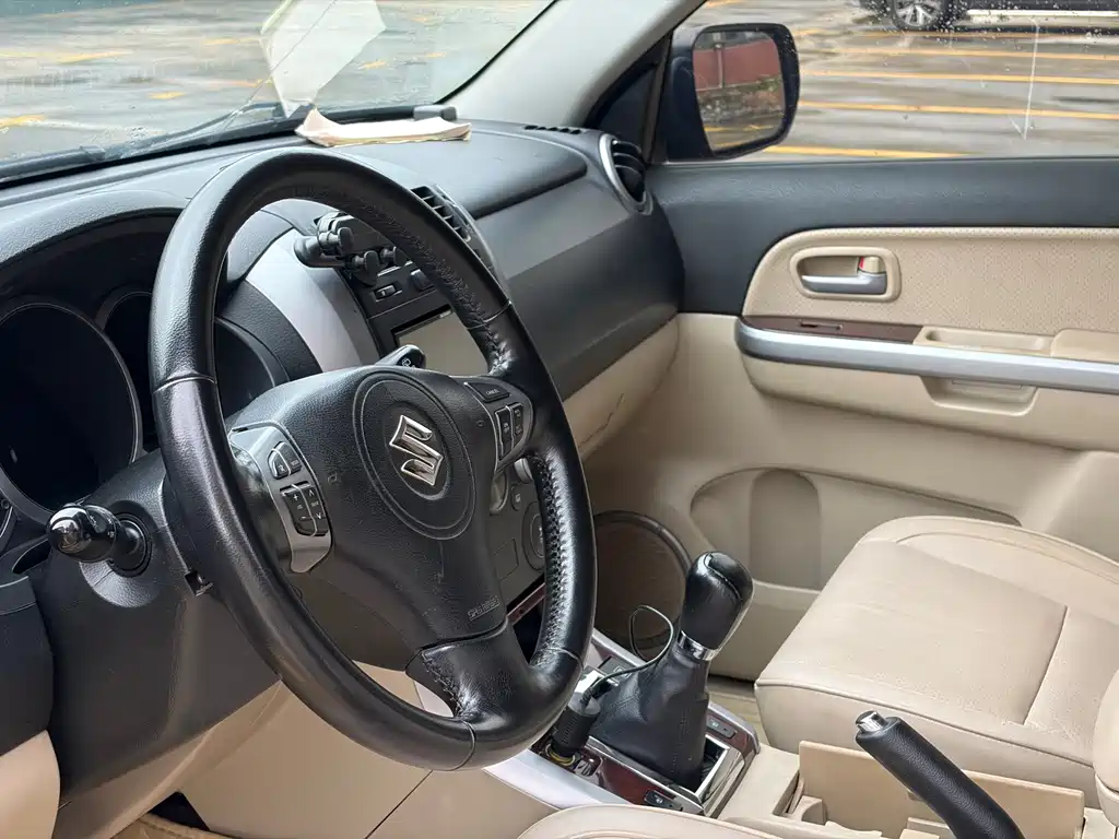 Grand Vitara 超级维特拉 2012款 2.4 L MT豪华导航5门版